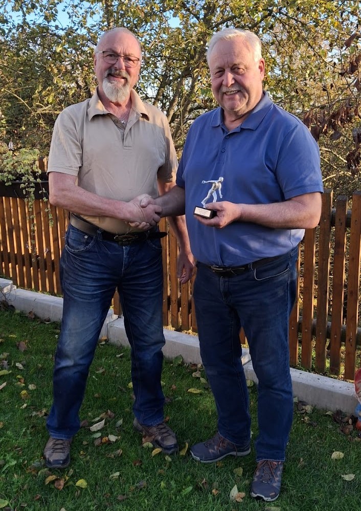 Pokalubergabe Jochen Rost